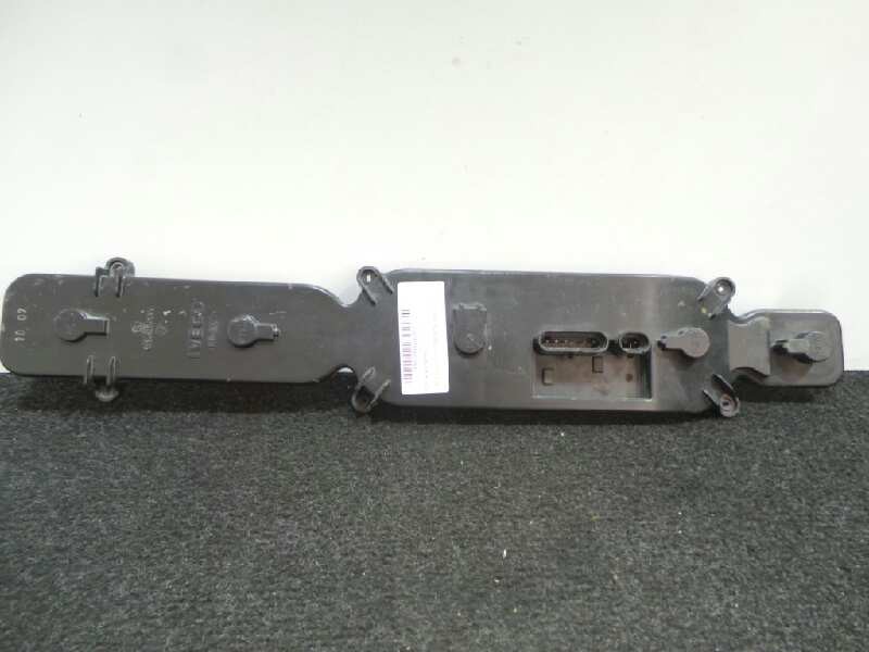 Recambio de portalamparas para iveco daily caja cerrada (2006 =>) referencia OEM IAM  2 CONECTORES 5 PINES - 2 PINES