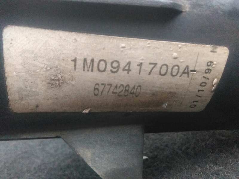 Recambio de faro antiniebla derecho para seat toledo (1m2) 1.9 tdi referencia OEM IAM 1M0941700A  