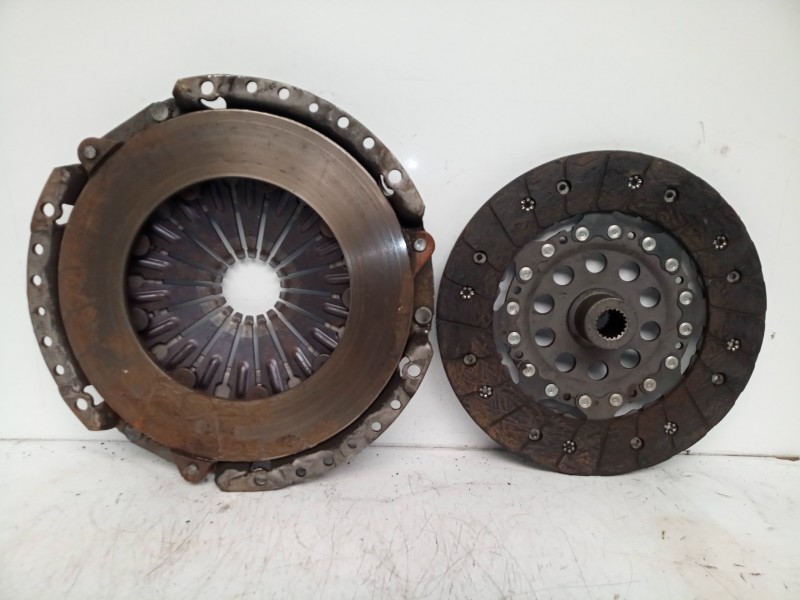 Recambio de kit embrague para volvo v70 familiar 2.5 turbodiesel referencia OEM IAM 324015911  