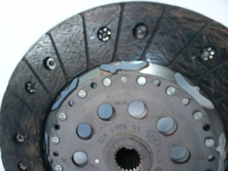 Recambio de kit embrague para volvo v70 familiar 2.5 turbodiesel referencia OEM IAM 324015911  