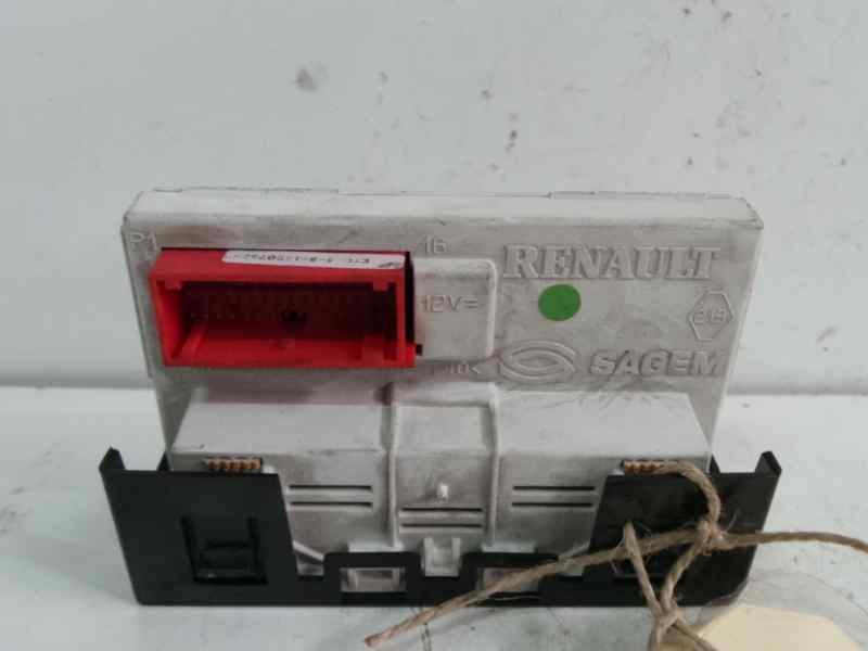 Recambio de pantalla multifuncion para renault megane ii coupe/cabrio referencia OEM IAM 8200107839  