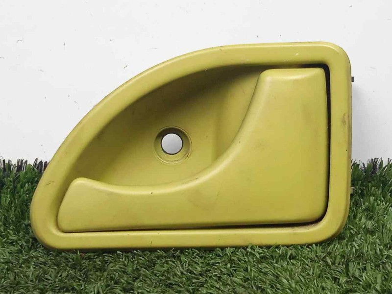 Recambio de maneta interior delantera derecha para renault twingo (co6) 1.2 referencia OEM IAM 8200247803  