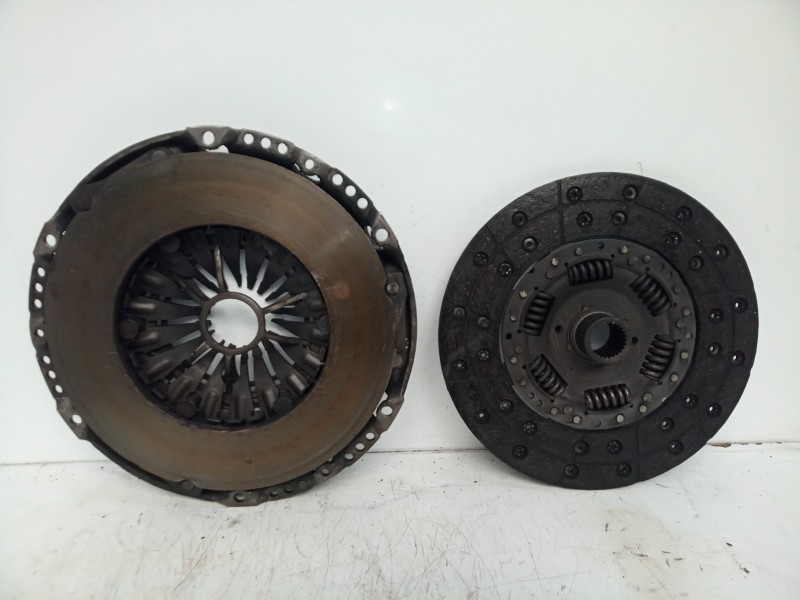 Recambio de kit embrague para volkswagen touareg (7la) 2.5 tdi referencia OEM IAM 126003310-5H17-E6907  