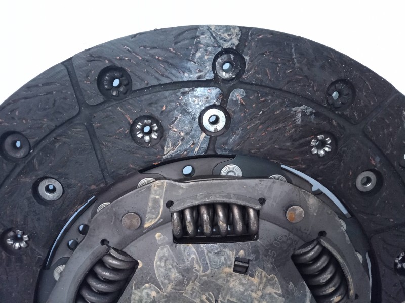 Recambio de kit embrague para volkswagen touareg (7la) 2.5 tdi referencia OEM IAM 126003310-5H17-E6907  