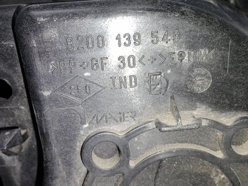 Recambio de tapa exterior combustible para renault scenic ii 1.5 dci diesel referencia OEM IAM 8200139543  