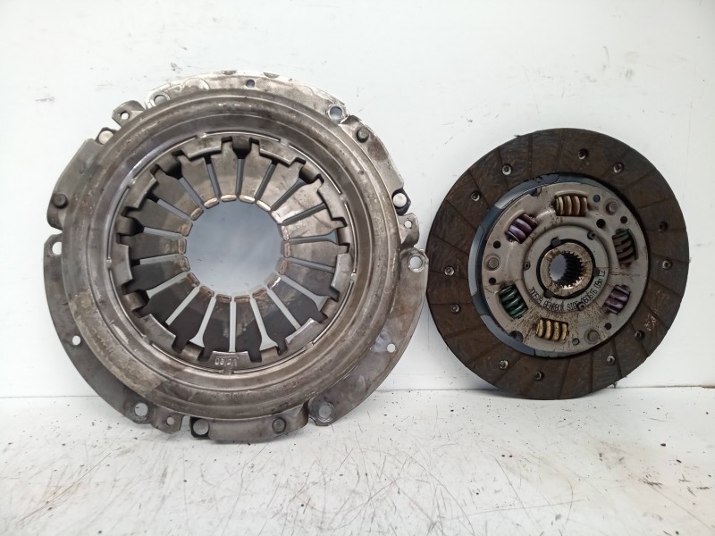 Recambio de kit embrague para nissan serena (c23m) 2.3 diesel referencia OEM IAM 700523-0606160901 MONOMASA 