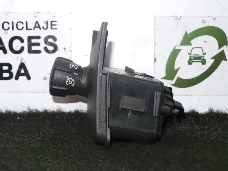 Recambio de mando volante para renault scenic ii 1.5 dci diesel referencia OEM IAM 8200206738-61890007 VALEO 