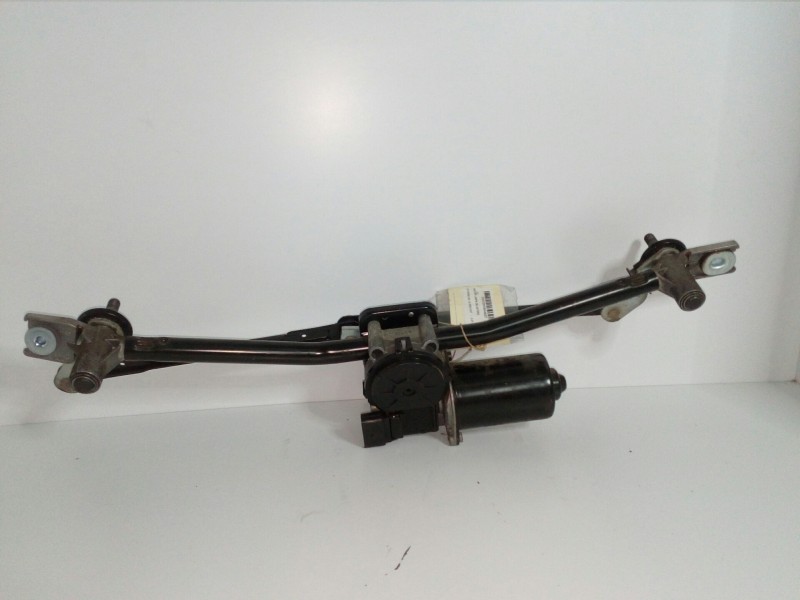 Recambio de motor limpia delantero para hyundai i30 1.6 crdi cat referencia OEM IAM SINREF 5 PINES 