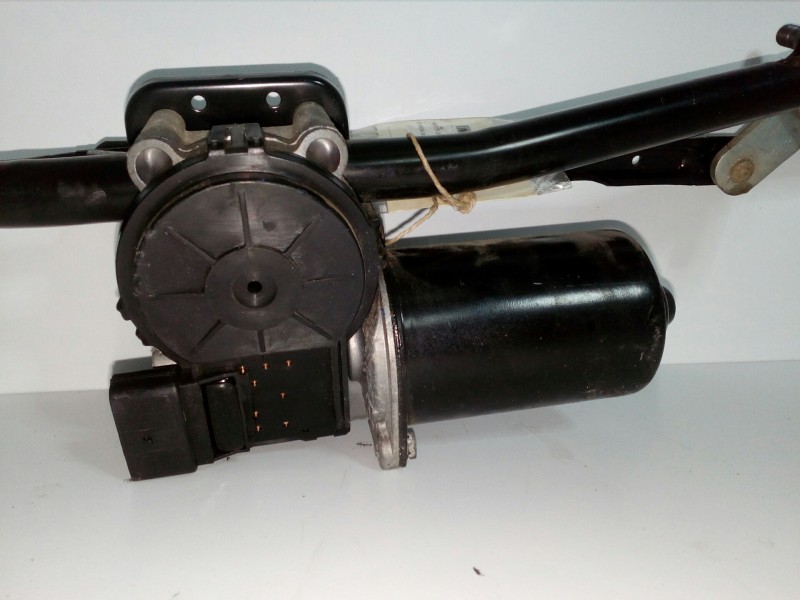 Recambio de motor limpia delantero para hyundai i30 1.6 crdi cat referencia OEM IAM SINREF 5 PINES 
