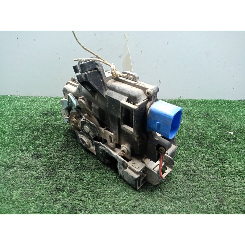 Recambio de cerradura puerta trasera izquierda para seat altea (5p1) 1.9 tdi referencia OEM IAM 7L0839015 7.PINES CONECTOR.AZUL