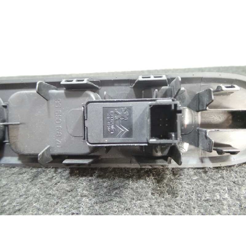 Recambio de mando elevalunas delantero derecho para peugeot 5008 1.6 16v referencia OEM IAM 96662297ZD-040274 BITRON 4 PINES