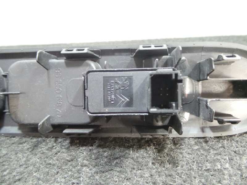 Recambio de mando elevalunas delantero derecho para peugeot 5008 1.6 16v referencia OEM IAM 96662297ZD-040274 BITRON 4 PINES