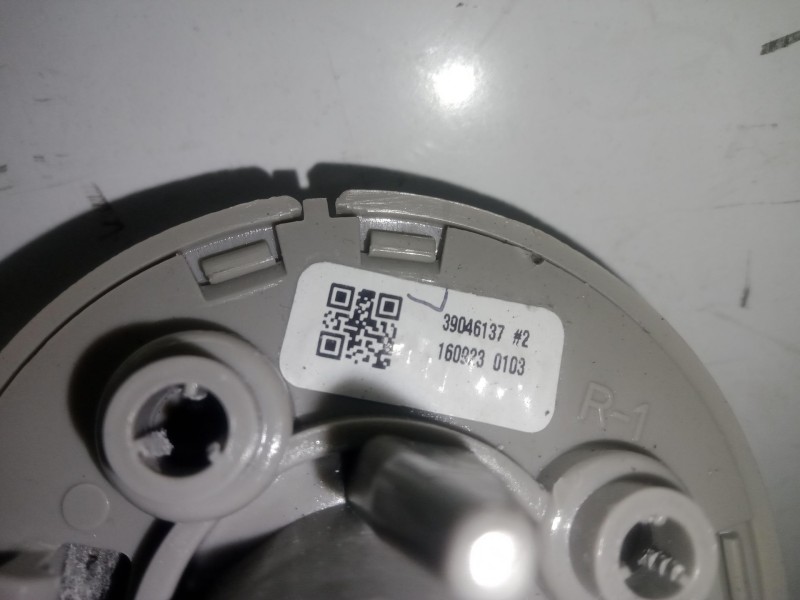 Recambio de parasol derecho para opel astra k (b16) 1.4 turbo (68) referencia OEM IAM 39046137  