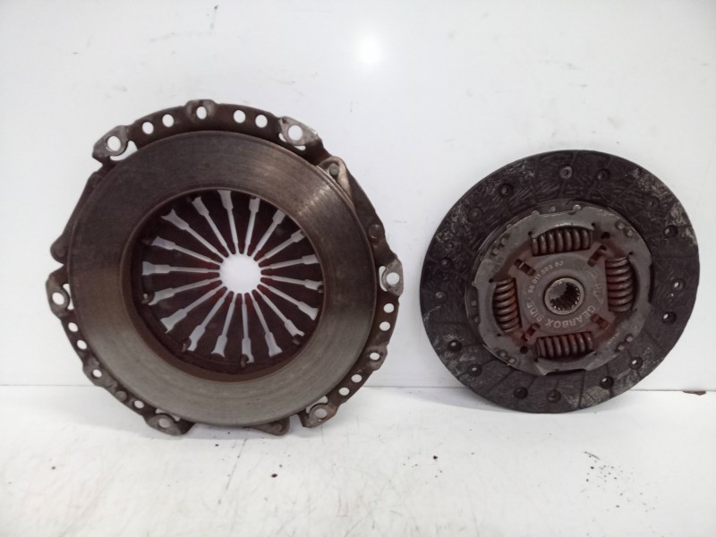 Recambio de kit embrague para citroën c3 1.0 vti referencia OEM IAM 9801139380  