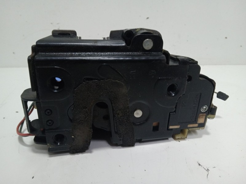 Recambio de cerradura puerta delantera izquierda para volkswagen polo iv (9n_, 9a_) 1.4 tdi referencia OEM IAM 3B1837015AQ  