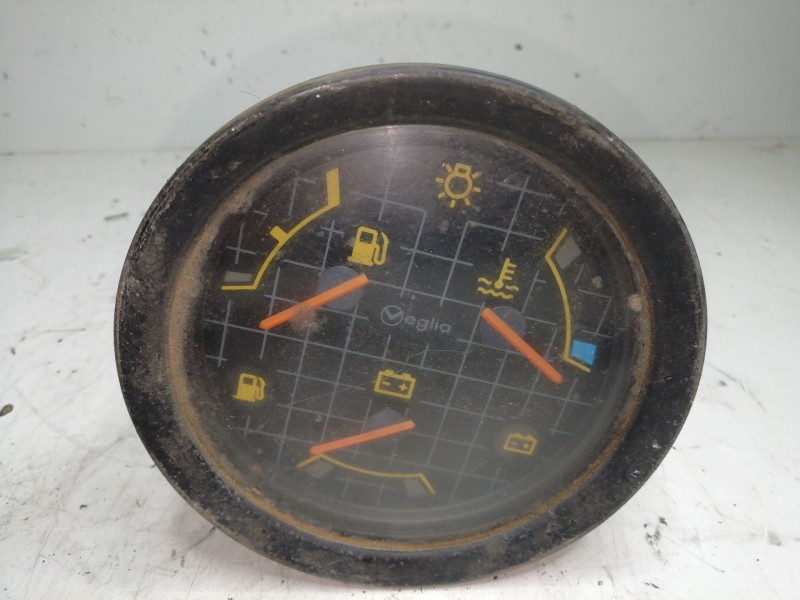 Recambio de cuadro instrumentos para nissan trade caja/chasis 2.8 d referencia OEM IAM 015063391  1.RELOJ