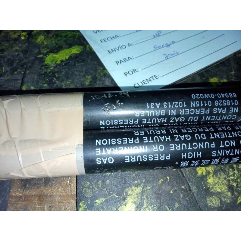 Recambio de amortiguadores capo para toyota land cruiser (j15) 3.0 turbodiesel cat referencia OEM IAM 21X27X115-689300W020 PAREJ