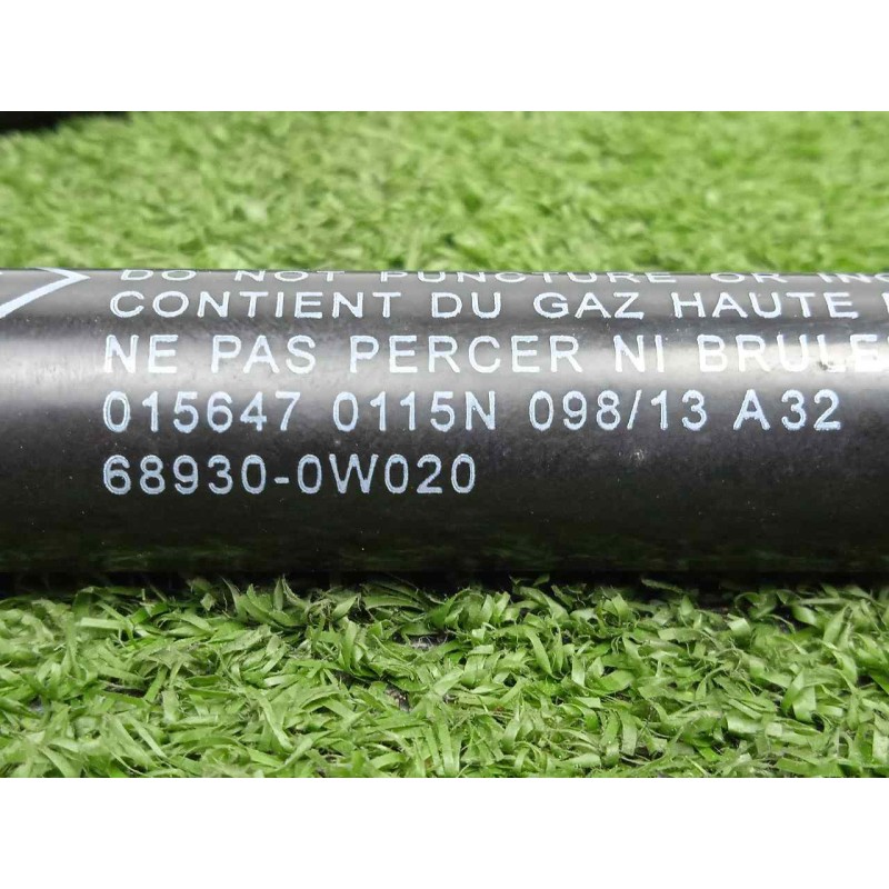 Recambio de amortiguadores capo para toyota land cruiser (j15) 3.0 turbodiesel cat referencia OEM IAM 21X27X115-689300W020 PAREJ