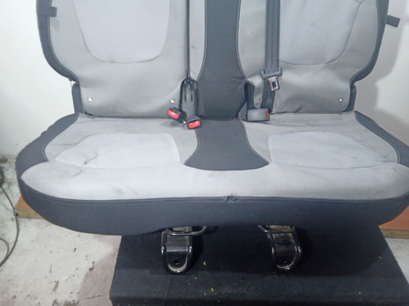 Recambio de asientos traseros para renault captur 0.9 tce 12v eco 2 s&s referencia OEM IAM NOTIENE  GRISS