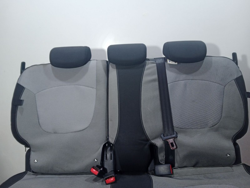 Recambio de asientos traseros para renault captur 0.9 tce 12v eco 2 s&s referencia OEM IAM NOTIENE  GRISS