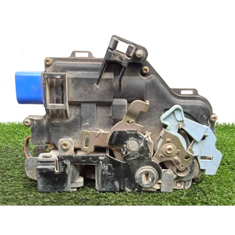 Recambio de cerradura puerta trasera derecha para seat altea (5p1) 1.9 tdi referencia OEM IAM 7L0839016 7.PINES CONECTOR.AZUL