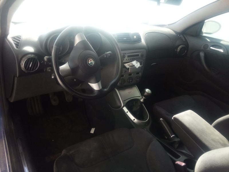 alfa romeo gt (937_) del año 2004