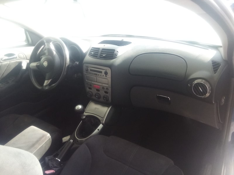 alfa romeo gt (937_) del año 2004