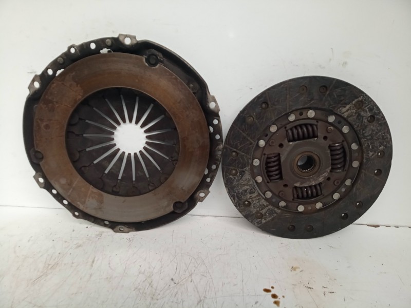 Recambio de kit embrague para seat ibiza (6l1) 1.9 tdi referencia OEM IAM 038141032  