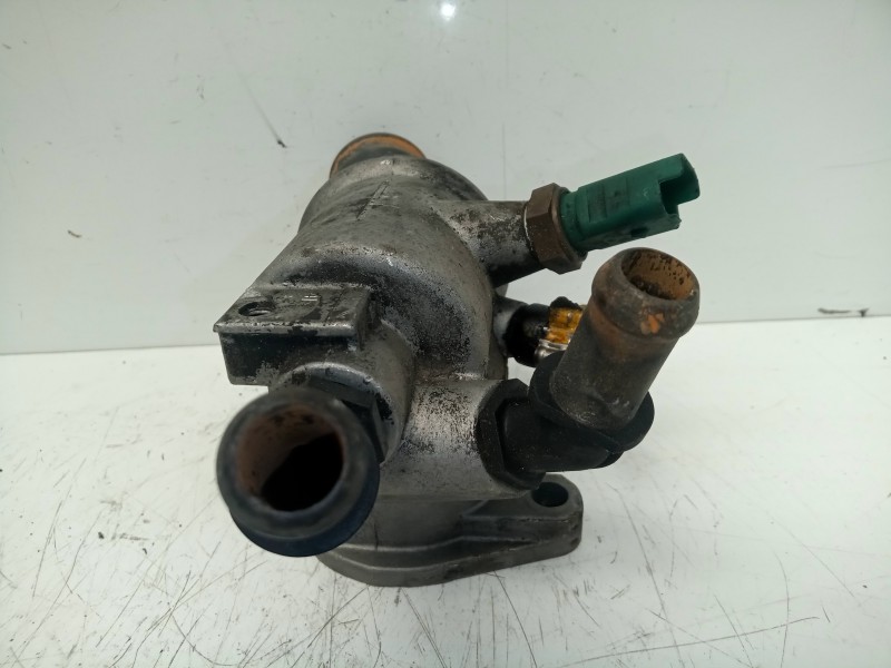 Recambio de termostato para opel astra h ber. 1.9 cdti referencia OEM IAM 55187784  