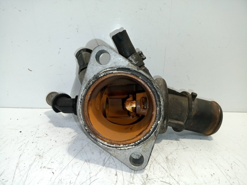 Recambio de termostato para opel astra gtc 1.9 cdti referencia OEM IAM 55203388  