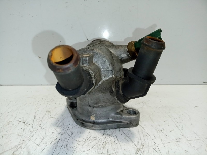 Recambio de termostato para opel zafira b 1.9 cdti referencia OEM IAM 55203388  
