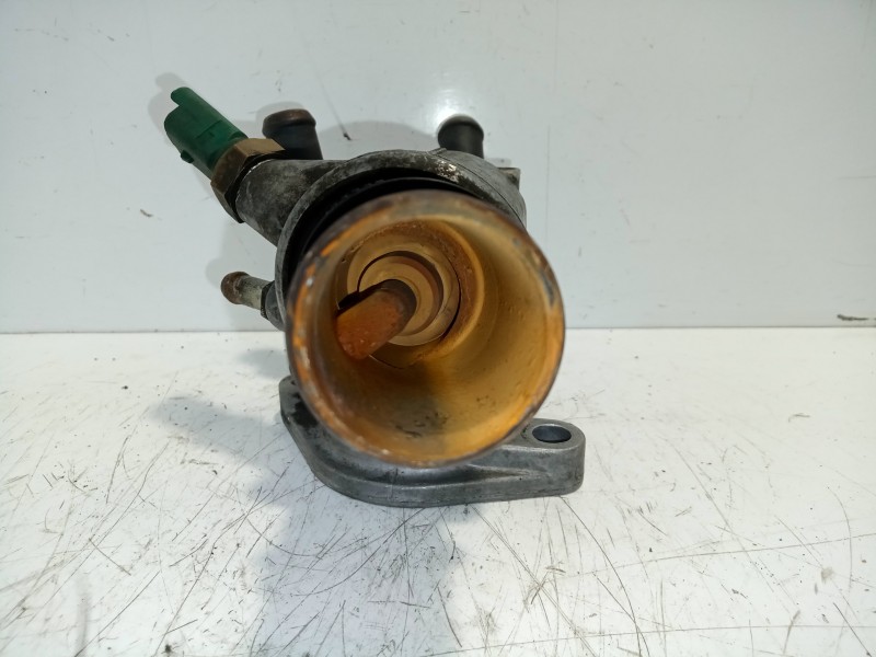 Recambio de termostato para opel zafira b 1.9 cdti referencia OEM IAM 55203388  
