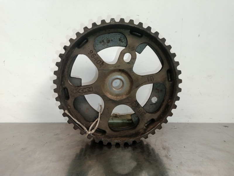 Recambio de polea arbol levas para peugeot 206 berlina 1.4 hdi referencia OEM IAM 96404-73080  