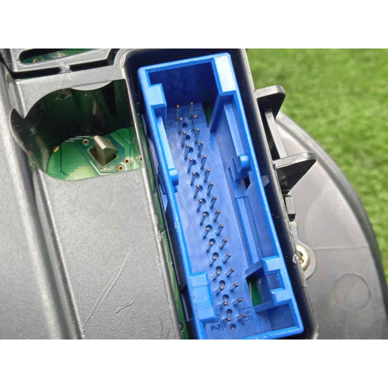 Recambio de cuadro instrumentos para volkswagen passat berlina (3b3) 1.9 tdi referencia OEM IAM 3B0920929A-110080198 2.CONECTORE