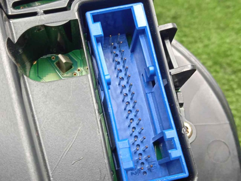 Recambio de cuadro instrumentos para volkswagen passat berlina (3b3) 1.9 tdi referencia OEM IAM 3B0920929A-110080198 2.CONECTORE