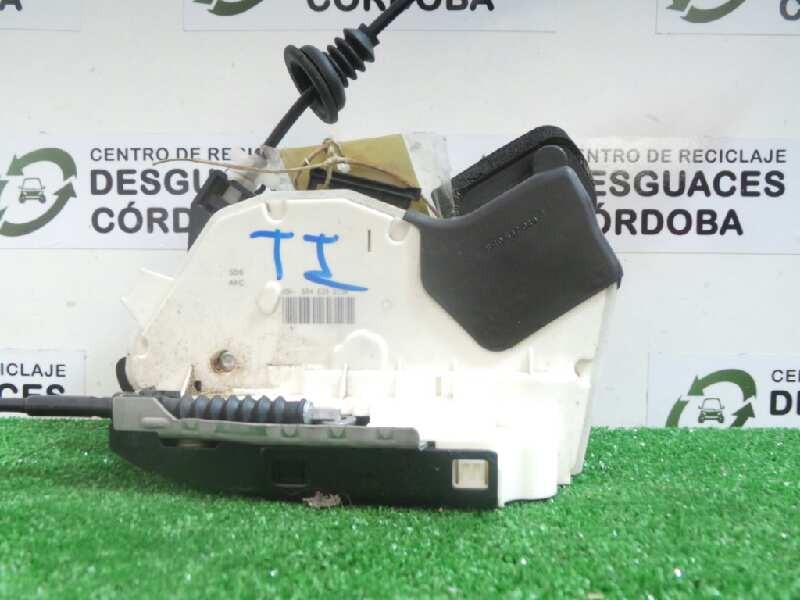 Recambio de cerradura puerta trasera izquierda para volkswagen polo (6c1) 1.2 tsi referencia OEM IAM 6R4839015A ELECTRICA VARILL