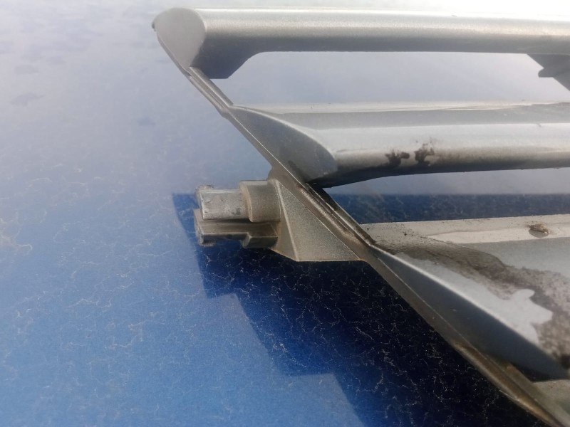 Recambio de rejilla delantera para mercedes-benz clase c (w203) c 220 cdi (203.006) referencia OEM IAM   