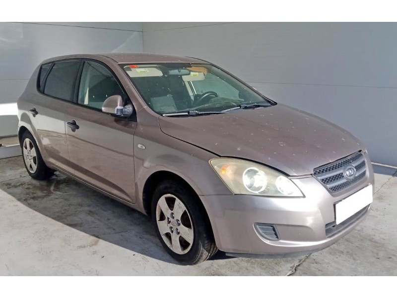 Recambio de aleta delantera derecha para kia cee´d hatchback (ed) 1.4 referencia OEM IAM   