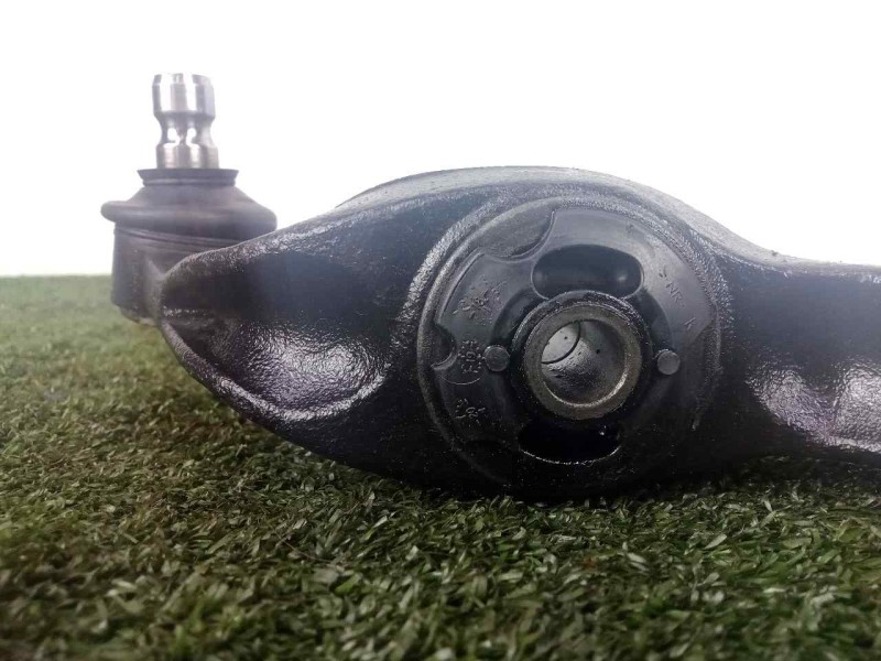 Recambio de brazo suspension inferior delantero izquierdo para peugeot 205 berlina 1.8 diesel referencia OEM IAM   