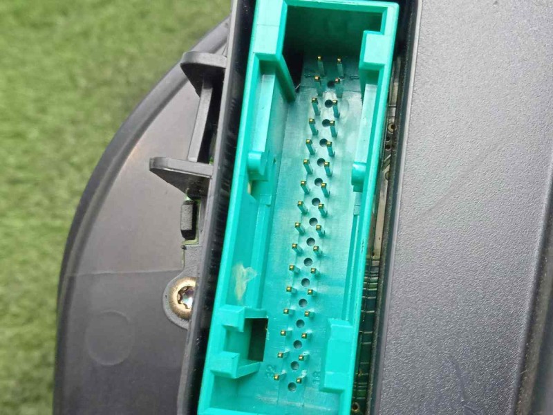 Recambio de cuadro instrumentos para volkswagen passat berlina (3b3) 1.9 tdi referencia OEM IAM 3B0920929A-110080198 2.CONECTORE