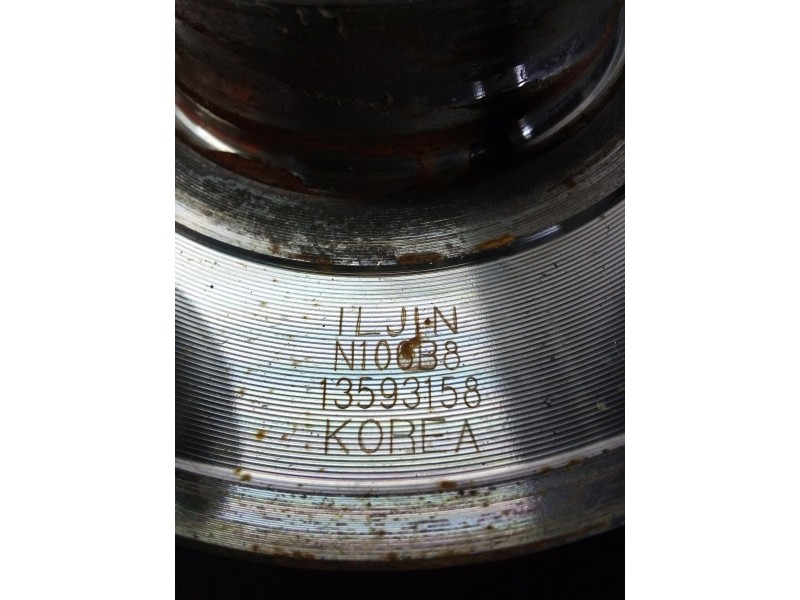 Recambio de buje para opel mokka x 1.4 16v turbo referencia OEM IAM 13593158  