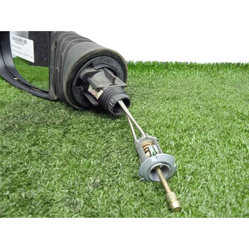 Recambio de retrovisor izquierdo para fiat punto berlina (188) 1.9 jtd cat referencia OEM IAM  MANUAL NEGRO.PLASTICO