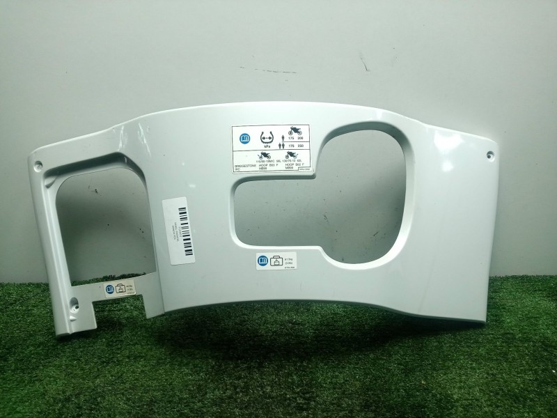 Recambio de panel frontal para honda fes fes 125 s-wing (jf12) referencia OEM IAM 64350KRJ7900  