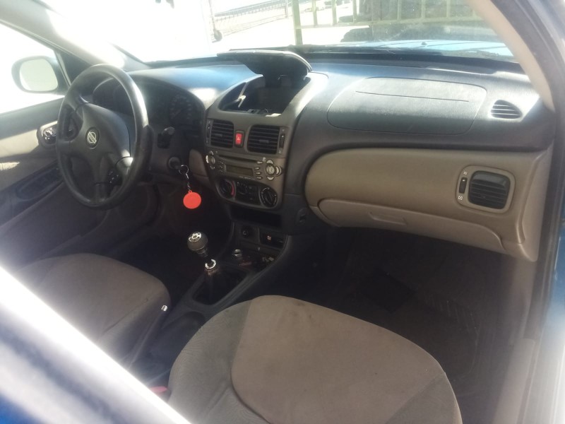 nissan almera ii (n16) del año 2001