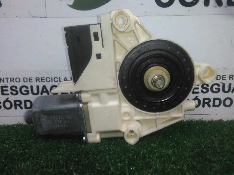 Recambio de motor elevalunas trasero derecho para renault laguna iii 2.0 dci diesel cat referencia OEM IAM 827300001R-978409105-