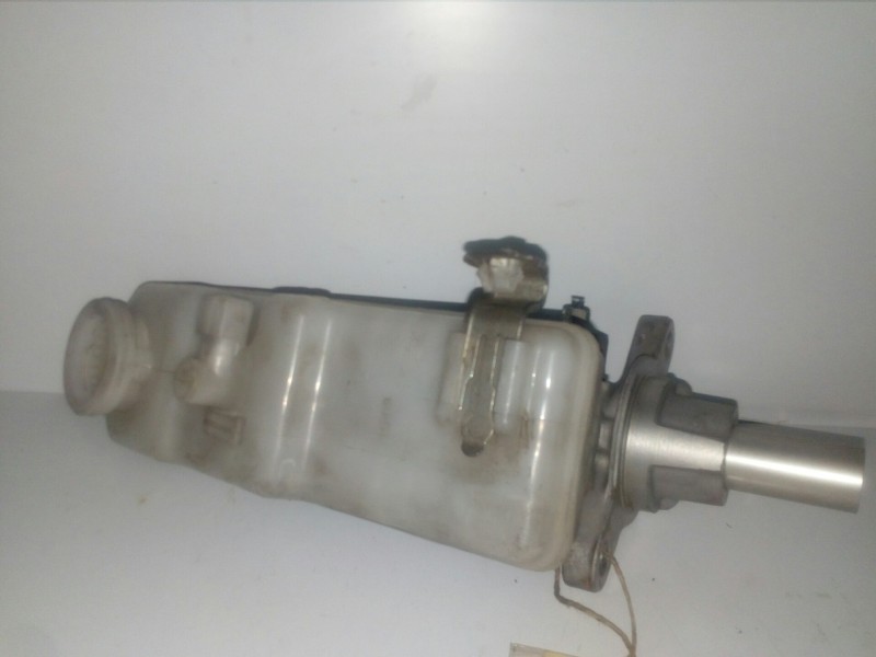 Recambio de bomba freno para toyota auris 1.3 16v cat referencia OEM IAM 0204Y24235  