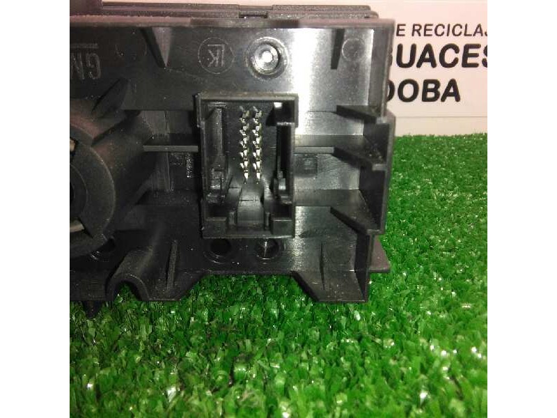 Recambio de interruptor luces para opel vectra c berlina 1.9 cdti referencia OEM IAM 13230798-LK04060051  