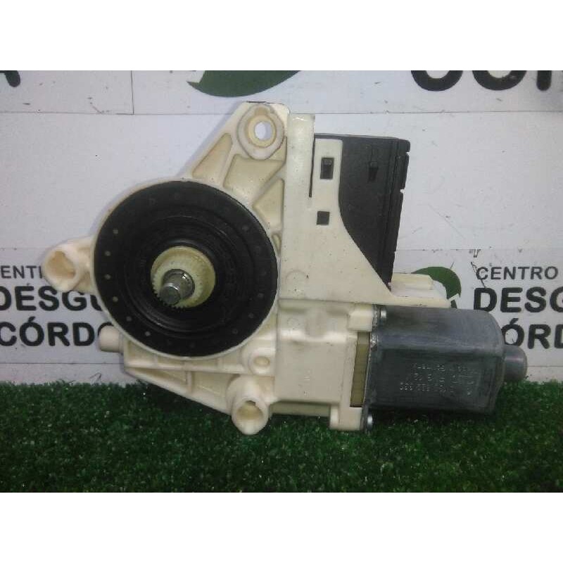 Recambio de motor elevalunas trasero izquierdo para renault laguna iii 2.0 dci diesel cat referencia OEM IAM 827310001R-97840210