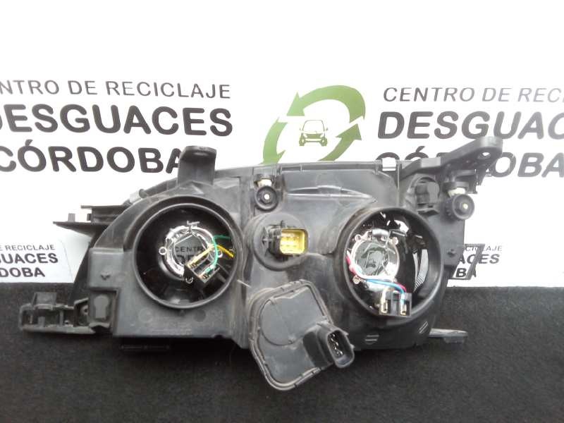 Recambio de faro derecho para toyota avensis berlina (t 22) 1.6 16v referencia OEM IAM  RAYADO 