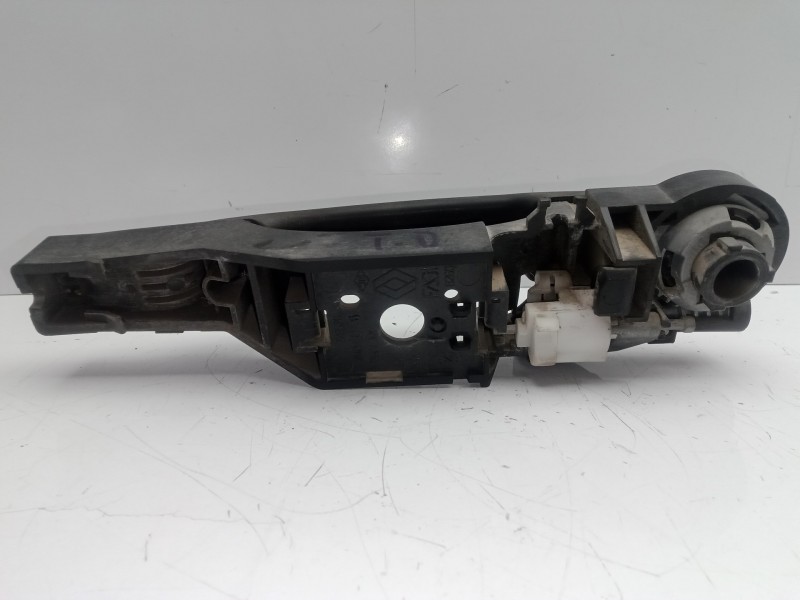 Recambio de maneta exterior trasera derecha para renault clio iii 1.2 referencia OEM IAM 226526  